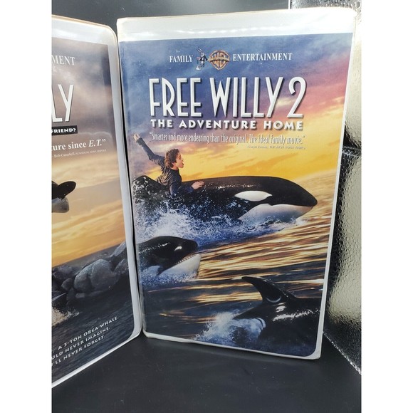 Lot of 2 VHS Movies Free Willy 1 And Free Willy 2 The Adventure Home Clamshell - Picture 3 of 7